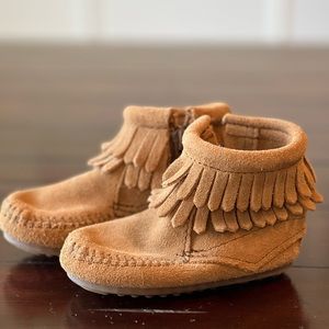 Minnetonka Double Fringe Toddler Boots - Taupe - Size 3